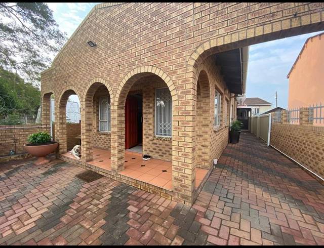 2 BEDROOM HOUSE FOR SALE IN CANESIDE